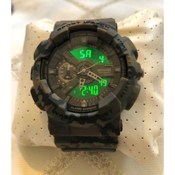 New Military Style  Watch by Skmei - Picture 2 of 5